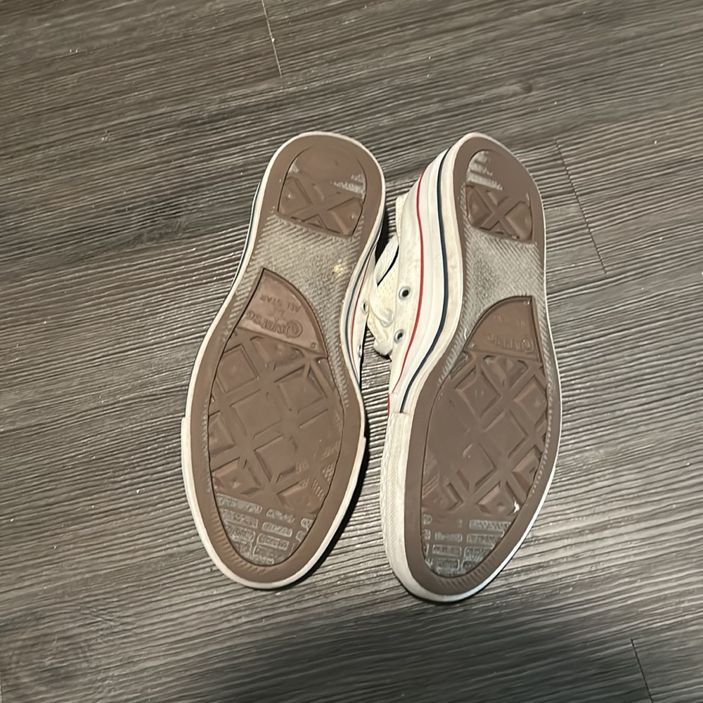 Converse Low Top - Picture 2 of 5